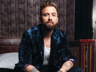 Nino Arial en tournée avec son premier spectacle "Pas comme eux"