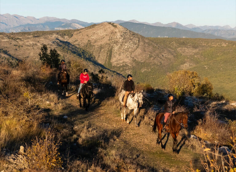 Balade à cheval dans Alpes-Maritimes • Ranch El Bronco • Coursegoules