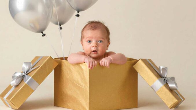 "Trois hommes et un couffin" au théâtre à Cannes