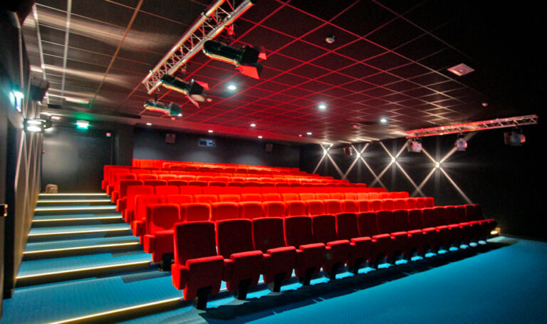 cinema le star a saint tropez 768x455