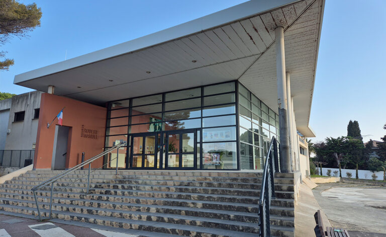 espace robert manuel roquebrune sur argens 768x471