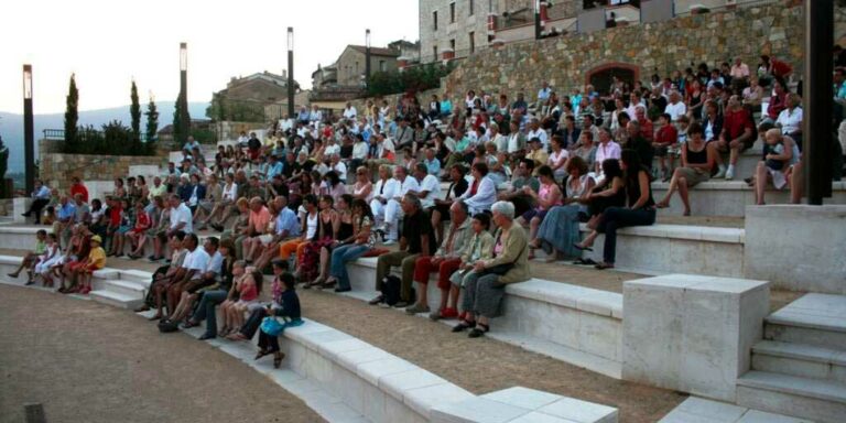 a fayence lespace culturel fait vivre les spectacles au coeur du pays de fayence 768x384