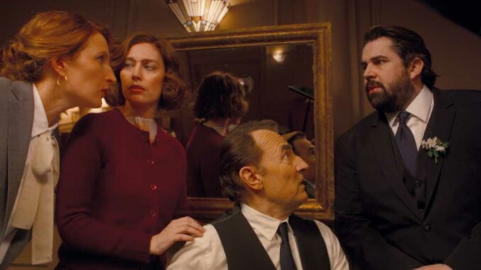 "Il faut brûler Maman" avec Albert Dupontel, Artus, Julia Piaton et Louise Coldefy