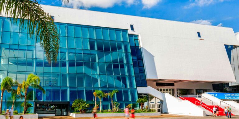 le palais des festivals a cannes entre culture et grands rendez vous 768x384